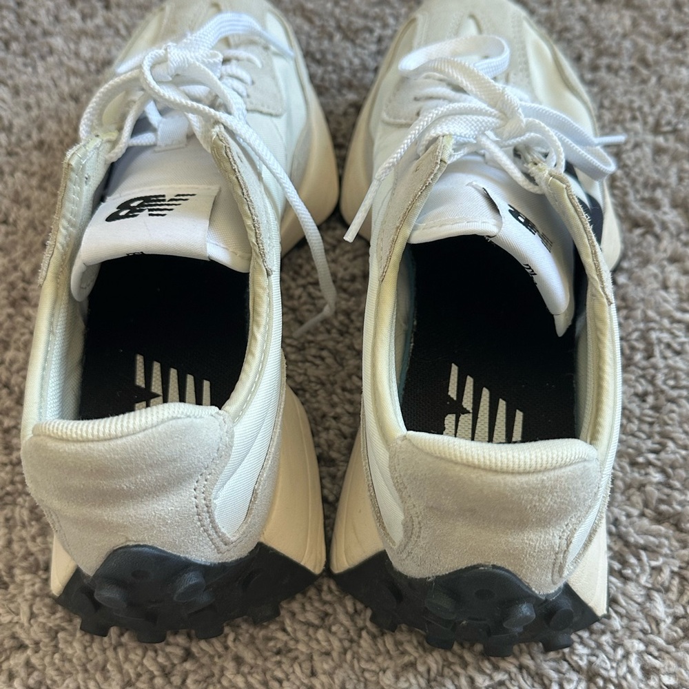 New Balance 327 Sneakers - Picture 2 of 6